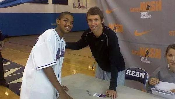 德华兹持球 德华兹持球