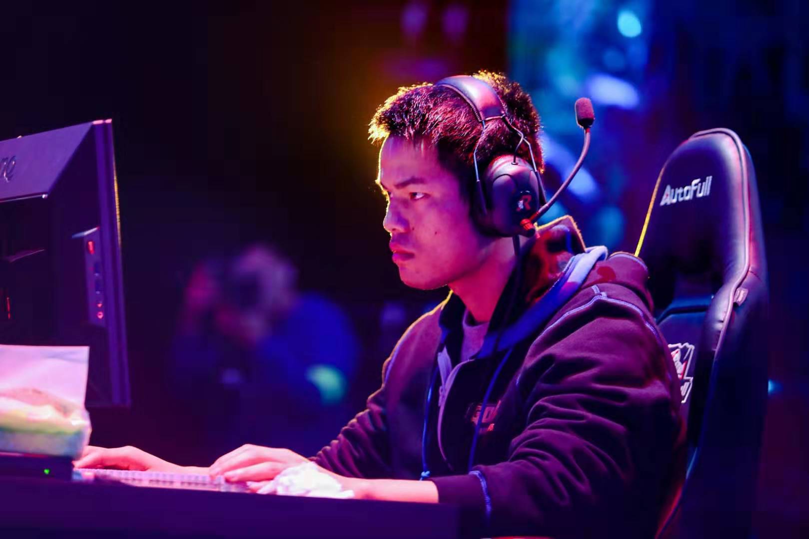 在引援时更 在引援时更