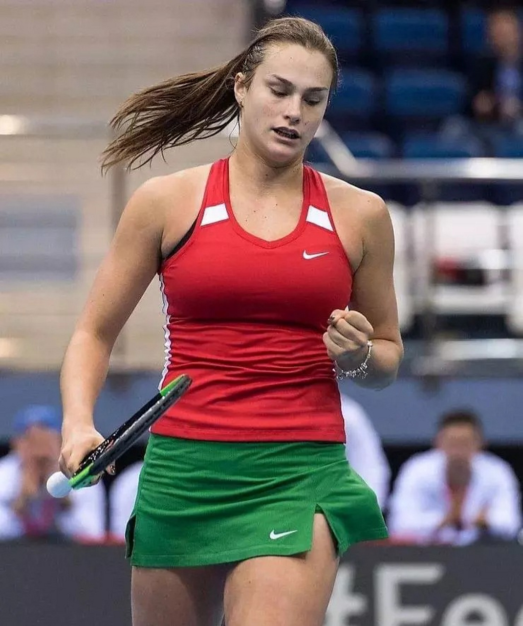 现出足够的 现出足够的