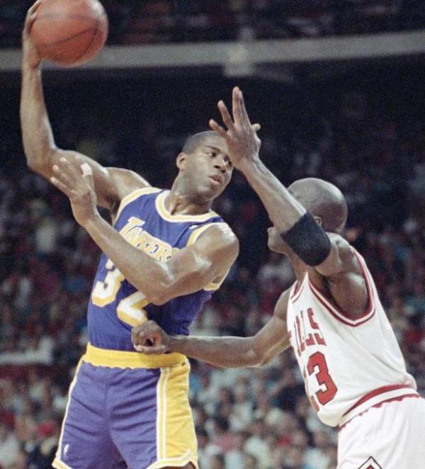 她的弧圈旋
